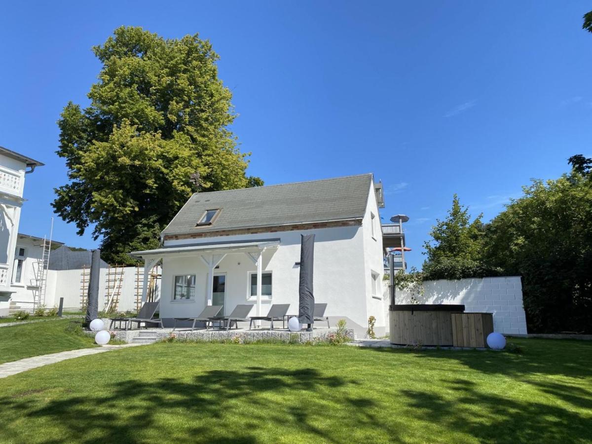Villa Jenny - Ferienappartement 1 Mit Meerblick Sassnitz Exterior foto